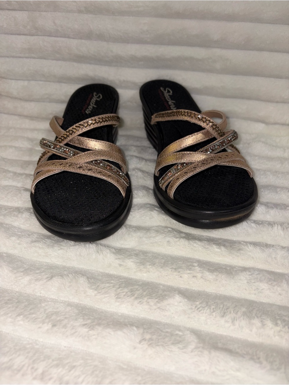 Skechers Women's Metallic Rose Gold Crisscross Slide Sandals 10M
